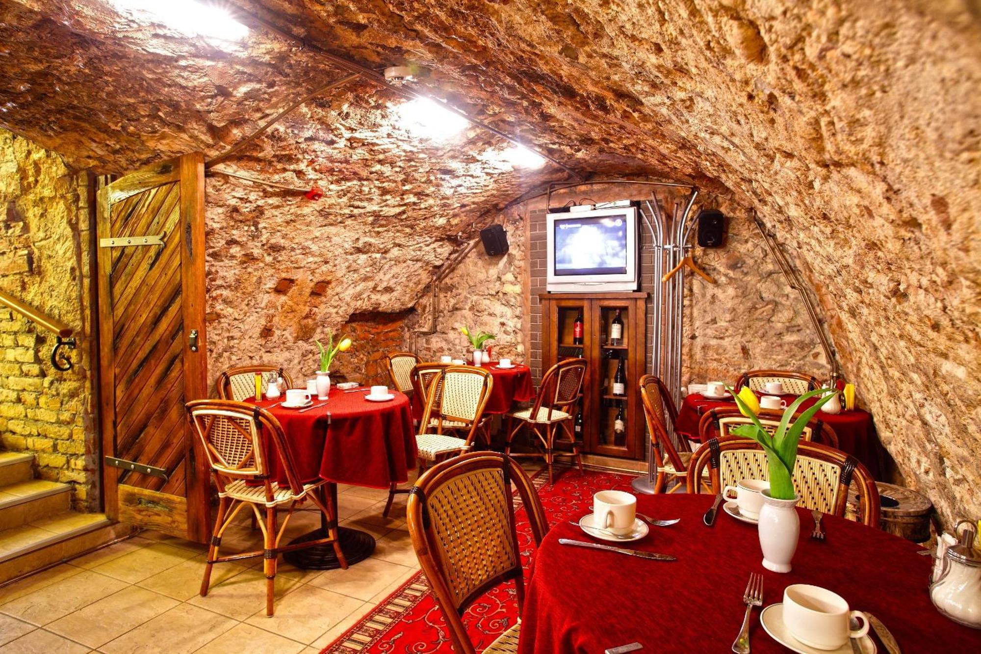 Boutique Monte Kristo Riika